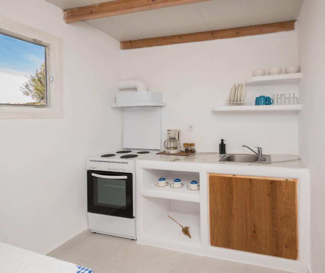 Sarantis Suites & Apartments Provatas Bagian luar foto