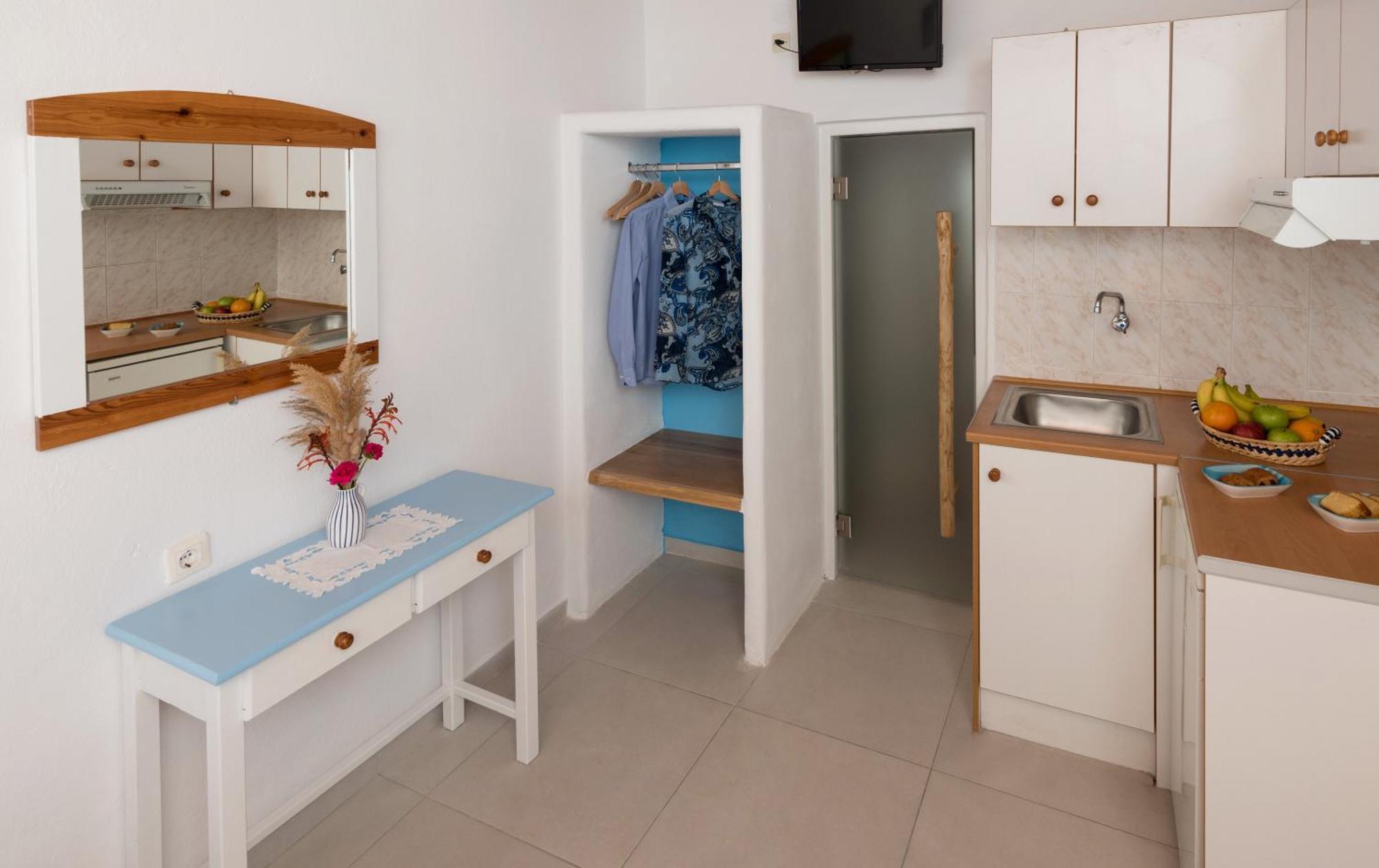 Sarantis Suites & Apartments Provatas Bagian luar foto