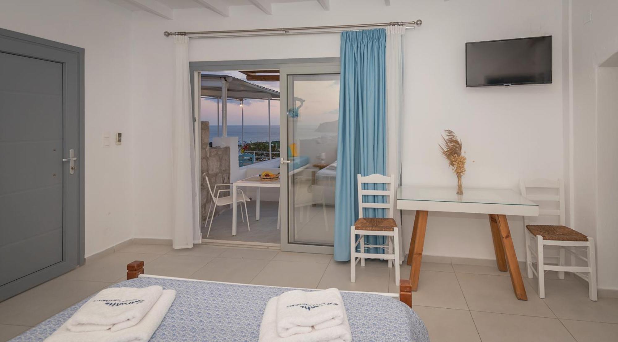 Sarantis Suites & Apartments Provatas Bagian luar foto