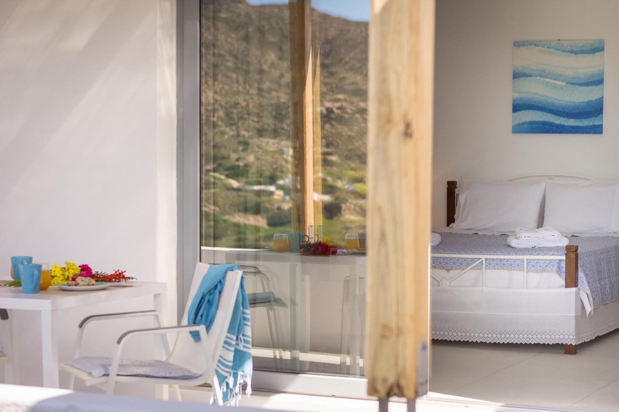 Sarantis Suites & Apartments Provatas Bagian luar foto